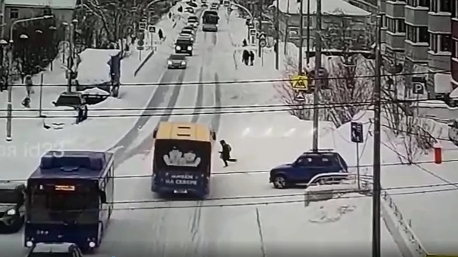 Фото: кадр из видео, предоставленного ОГИБДД УМВД России по городу Салехарду