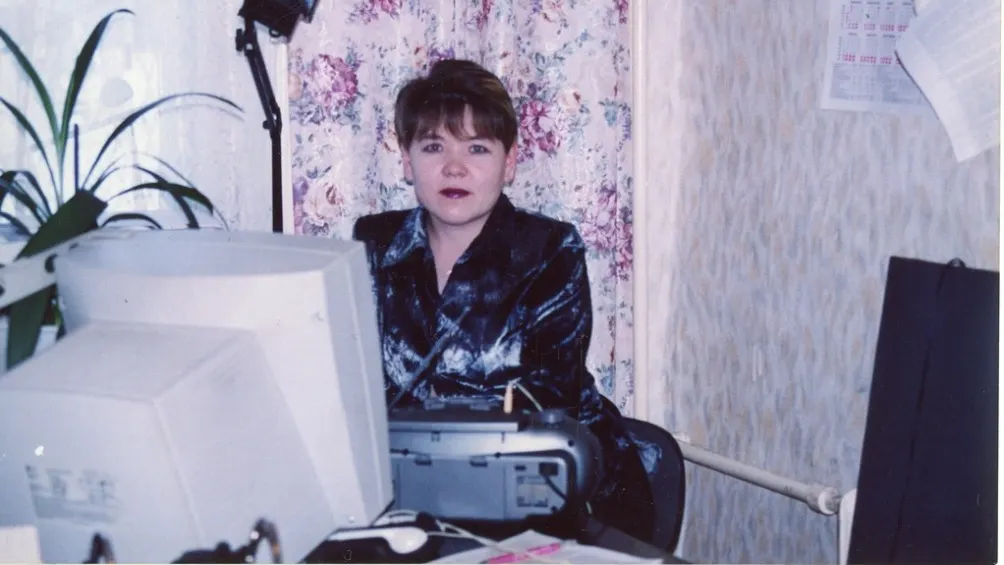«Мне кажется, «Ямальский меридиан» из тех журналов, которые будет интересно читать всегда. Возьмёшь выпуск десятилетней давности, а он актуален и сегодня, потому что вечные темы поднимаются». Фото из личного архива Ларисы Мороз