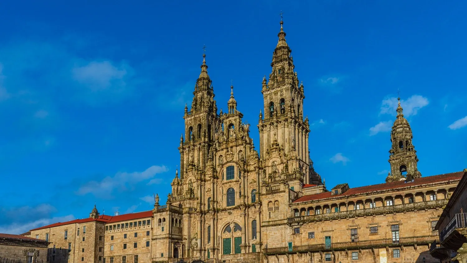 Церковь апостола Иакова в Сантьяго-де-Компостела в Испании. Фото: KazT/Shutterstock/Fotodom