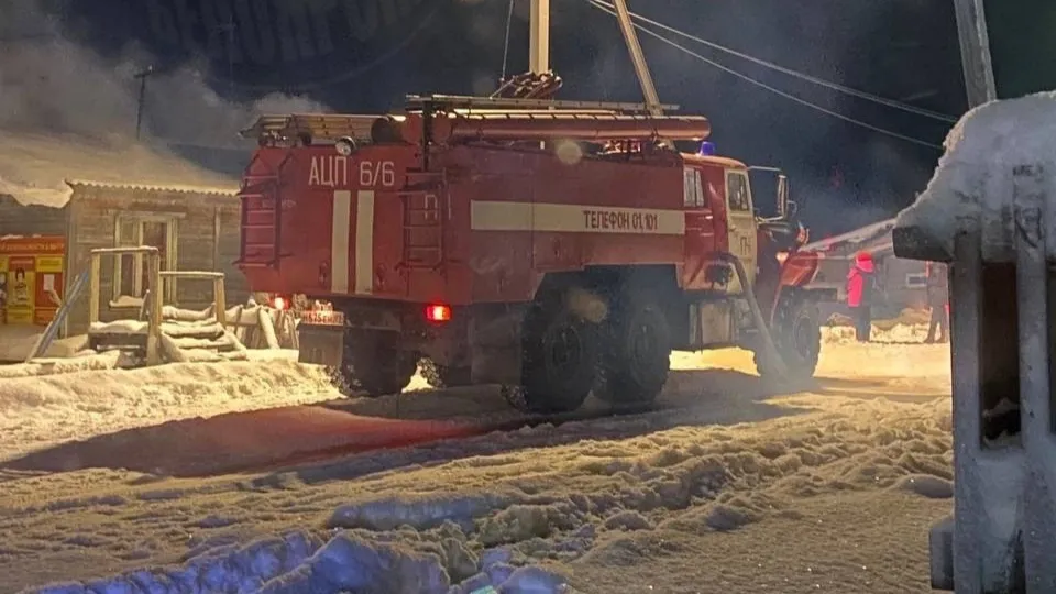 Пожар в Белоярске произошел утром 13 января. Фото: «Осторожно-«Белоярские!» / vk.com/beloyarsk_ostorozhno