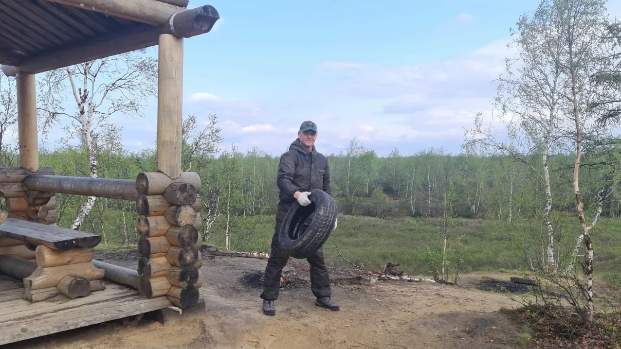 В местах, специально оборудованных для пикников, в этом году собрали меньше мусора. Фото: dprr.yanao.ru