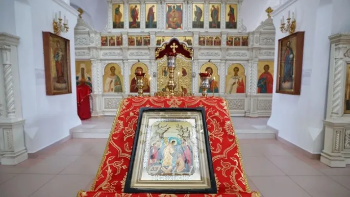 В храме Петра и Павла в Салехарде. Фото: Андрей Ткачёв / «Ямал-Медиа»