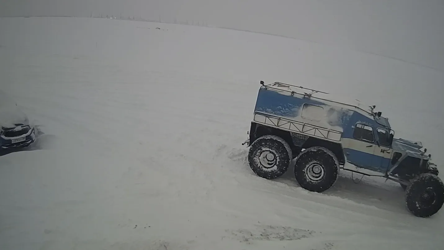 Фото: скриншот видео с камер на причале со стороны Салехарда 