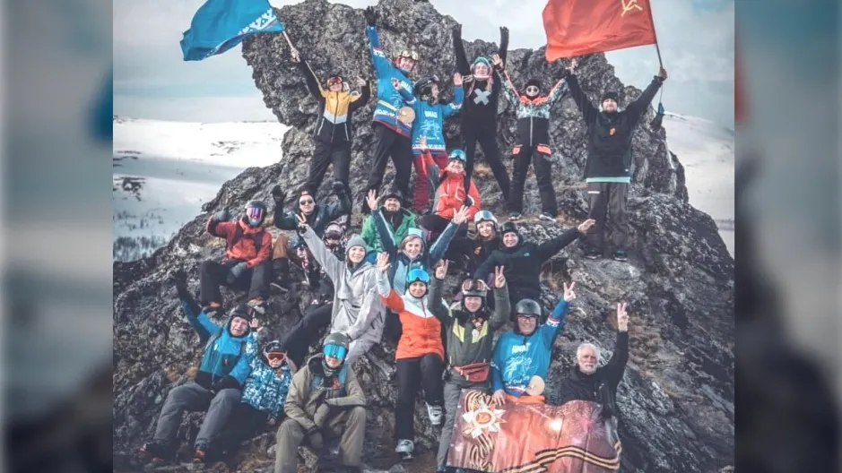 Памятное фото на знаменитом Зубе, май 2022 года. Фото: предоставлено Станиславом Павловским