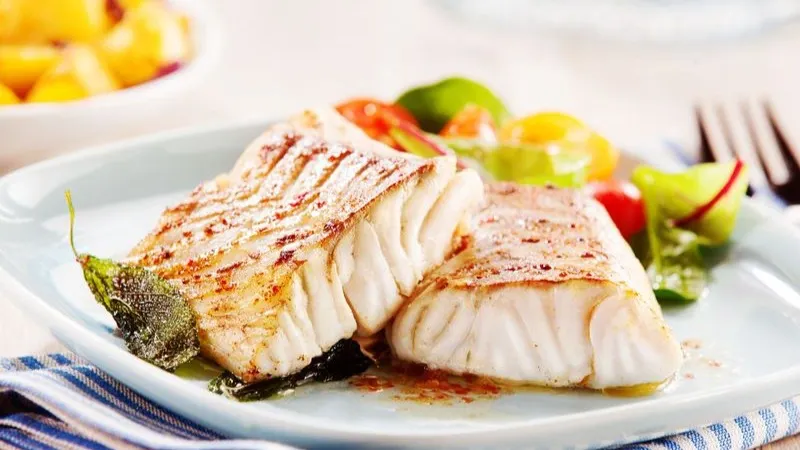 В некоторые дни поста разрешено есть рыбные блюда. Фото: stockcreations/Shutterstock/Fotodom