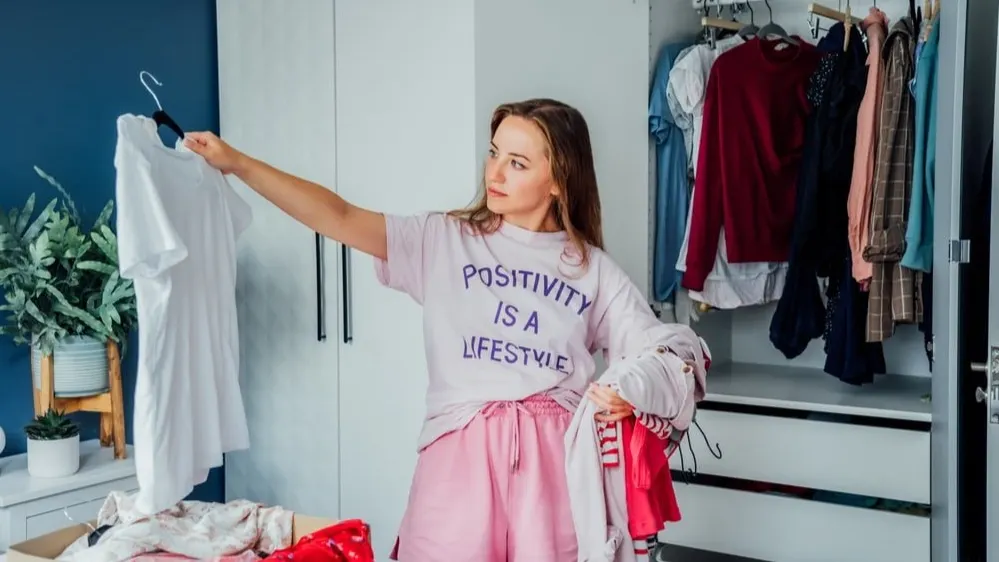 «Вещи на вырост» отправьте на «свалку истории». Фото: Okrasiuk/Shutterstock/Fotodom