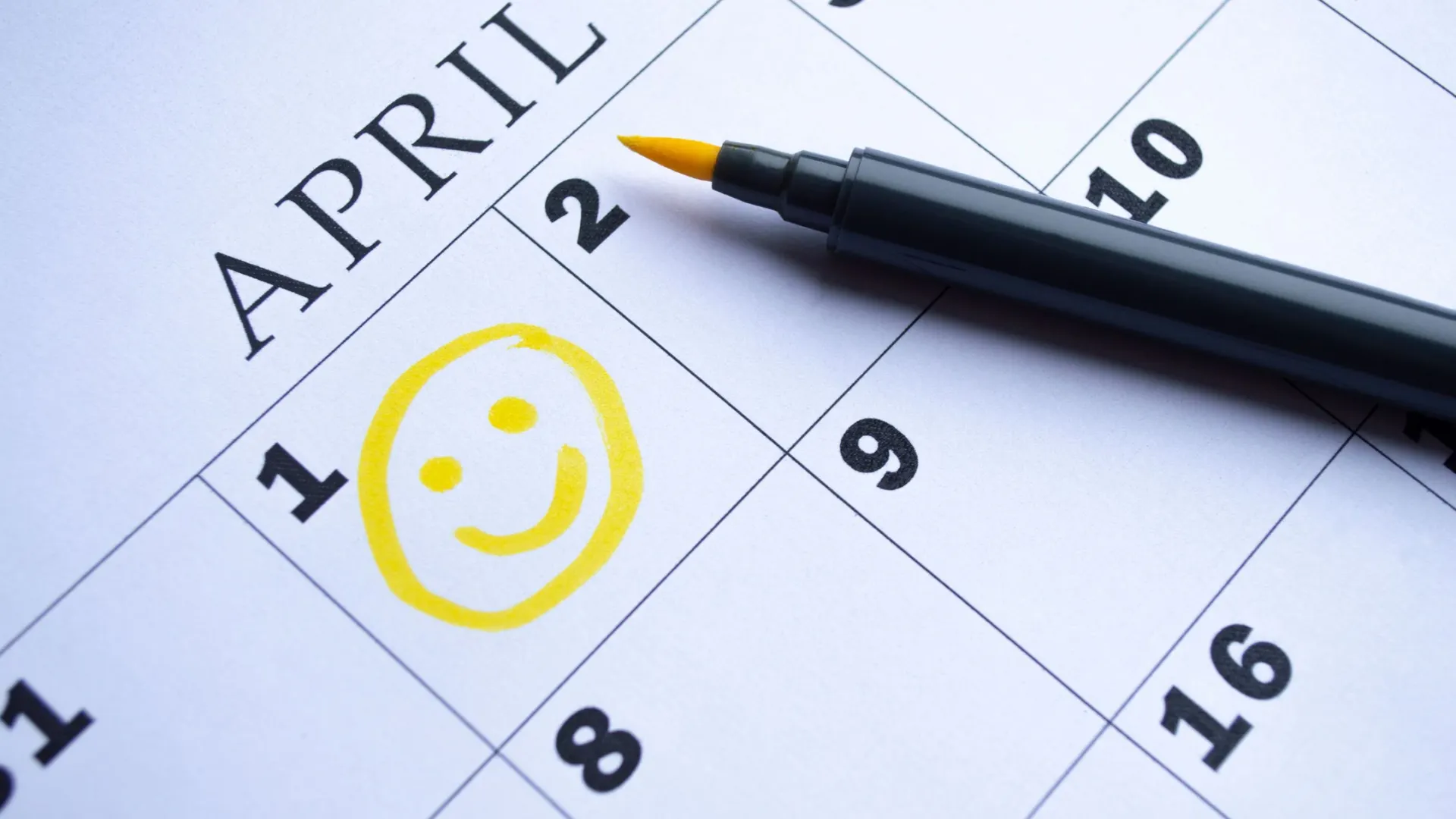 День смеха – повод повеселиться даже в офисе. Фото: Yevhenii Strebkov / Shutterstock / Fotodom