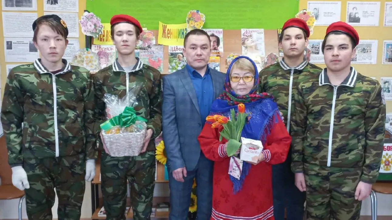 Ар хоят си порайн антома йис, ун асем па сита паратса. Хор: Людмила Михайлова.