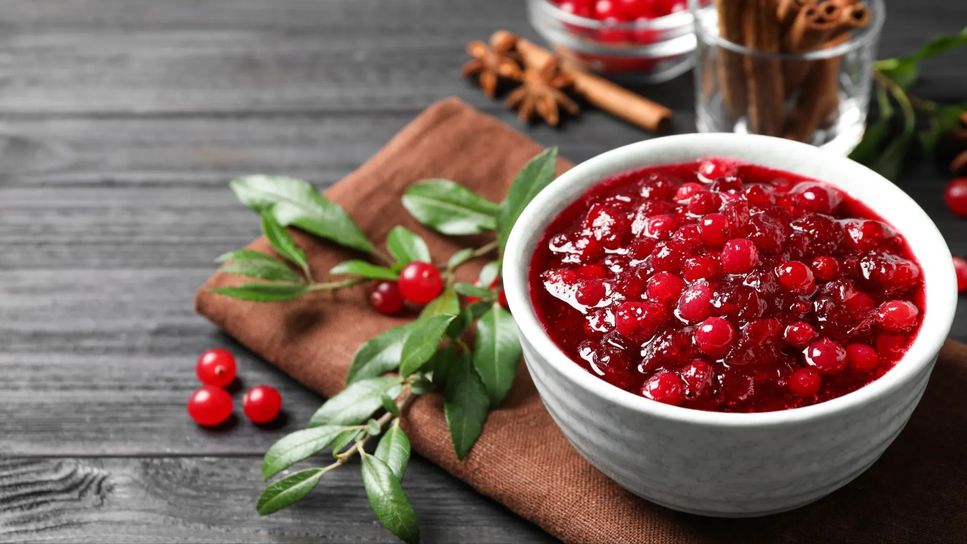 Варенье из клюквы получается ароматным и вкусным. Фото: New Africa / Shutterstock / Fotodom