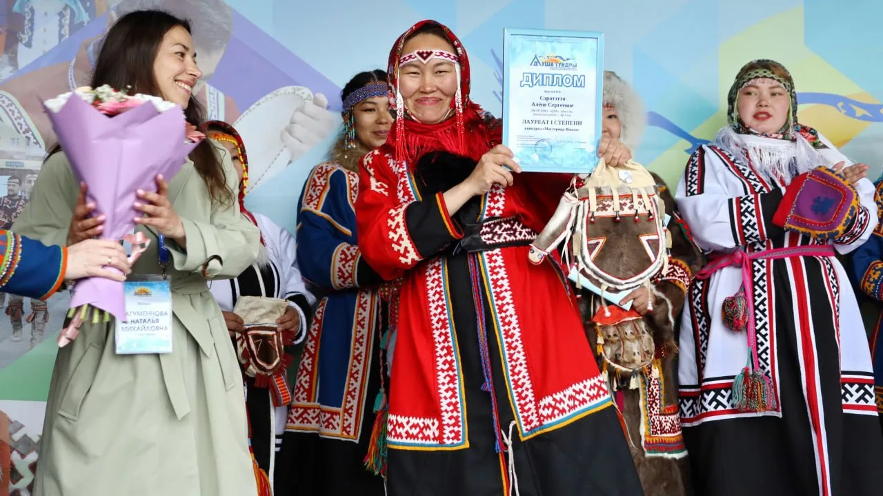 Лучшей в конкурсе «Мастерица Ямала» стала Алена Сэротэтто. Фото Василия Петрова