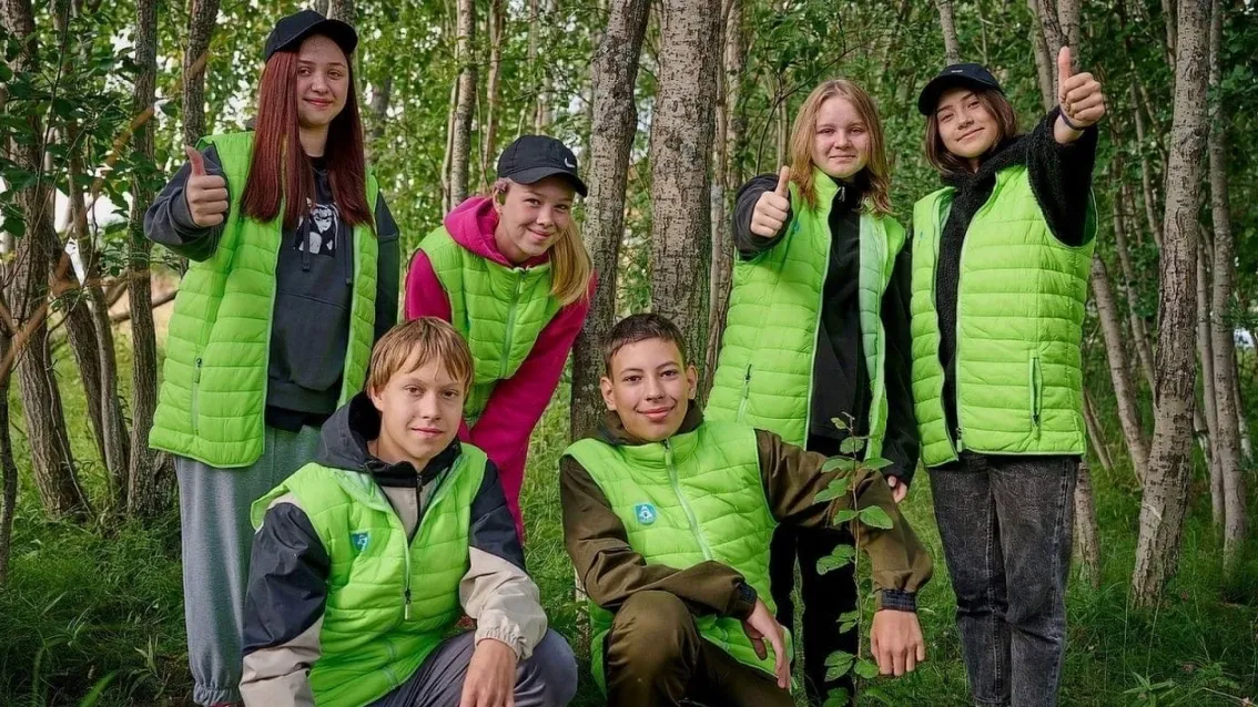 Молодые люди попробуют свои силы в роли геологов. Фото: предоставлено пресс-службой губернатора ЯНАО