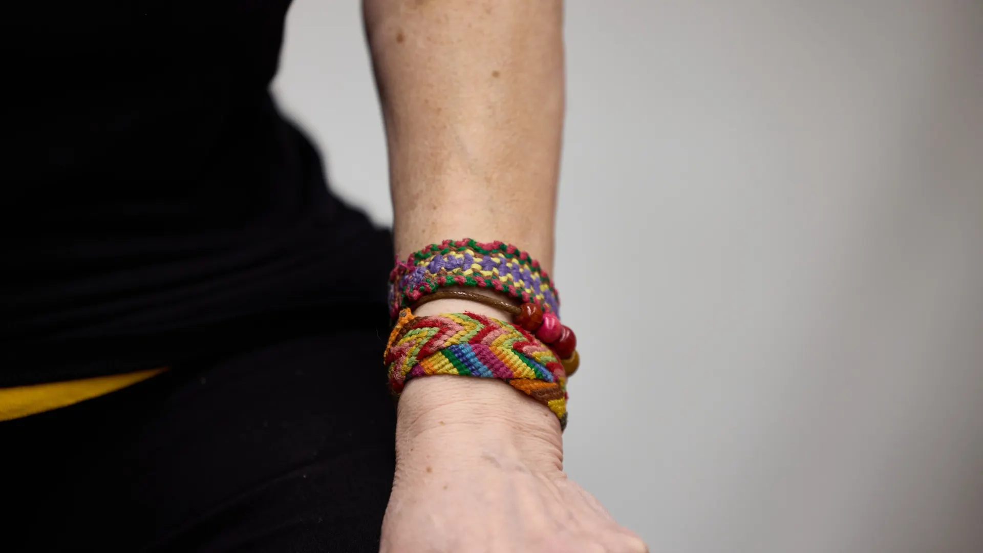 Фенечки на удачу. Фото: Юрий Здебский / «Ямал-Медиа»