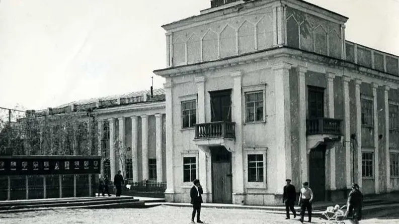 Окружной дом культуры народов Севера располагался на месте современного здания загса. Фото: предоставлено МВК имени И.С. Шемановского