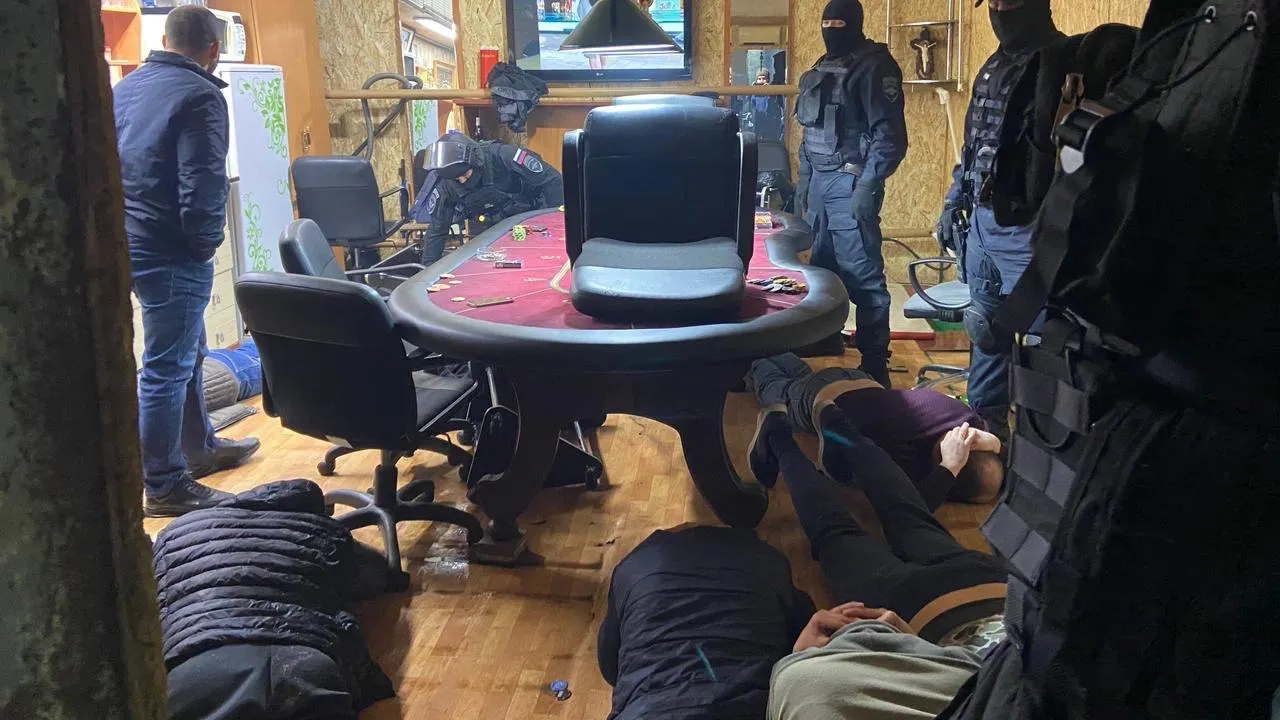 Работу подпольного игрового клуба в Надыме прервали силовики. Фото: предоставлено СУ СКР по ЯНАО