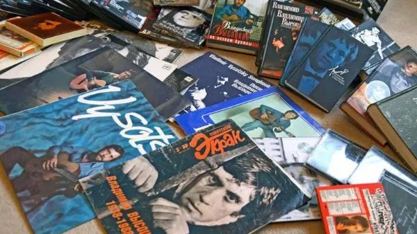 Высоцкого всегда будут и слушать, и читать, и петь... Фото: Андрей Дробинин / «Красный Север»