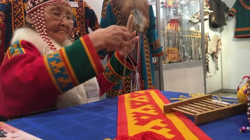 Екатерина Золотарёва / КРАСНЫЙ СЕВЕР
