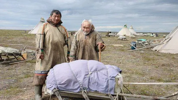   КРАСНЫЙ СЕВЕР