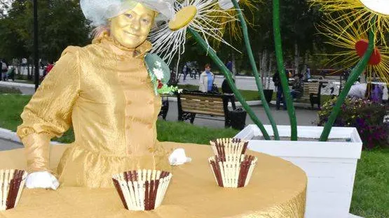 Ноябрьск Живая скульптура.jpg