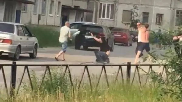 Стоп кадр видео: «Злой и добрый надымчанин», «ВКонтакте»