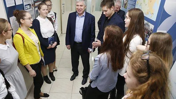   КРАСНЫЙ СЕВЕР