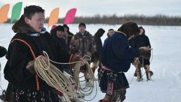 КРАСНЫЙ СЕВЕР
