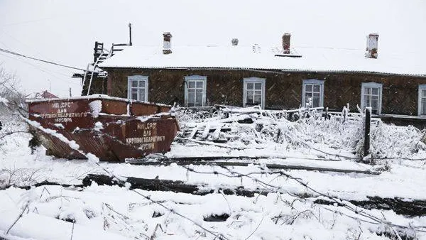 Старожилы нашли документальное подтверждение, что это контора железнодорожного депо времен 501-й стройки.jpg