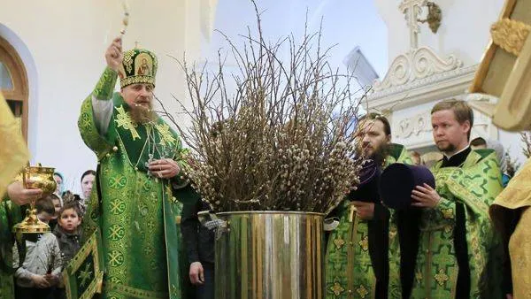   КРАСНЫЙ СЕВЕР