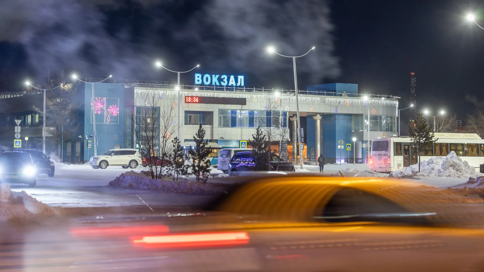 Новый Уренгой встречает морозом и пронизывающим ветром.