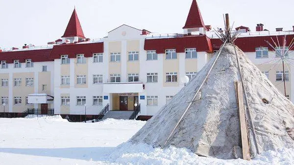   КРАСНЫЙ СЕВЕР