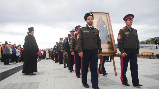 Пять алтарных икон обнаружили строители при разборе стен купеческой усадьбы на Ламбиных в 2014 году.JPG