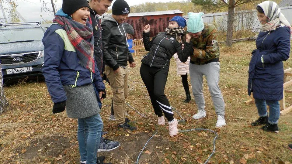 Ямальские студенты весело провели посвящение в первокурсники в «Кедре». Фото: Ирина Ромашкина / КРАСНЫЙ СЕВЕР