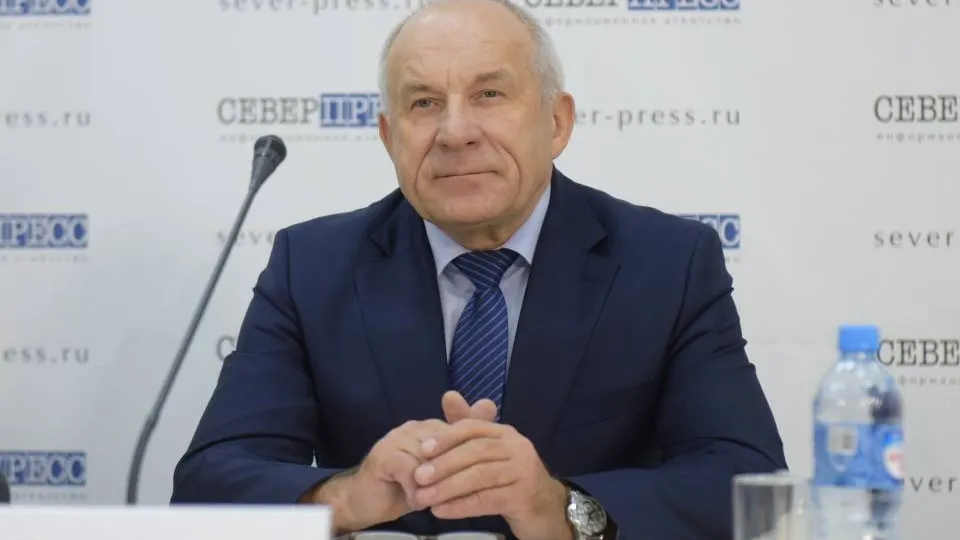 Андрей Ткачев / КРАСНЫЙ СЕВЕР