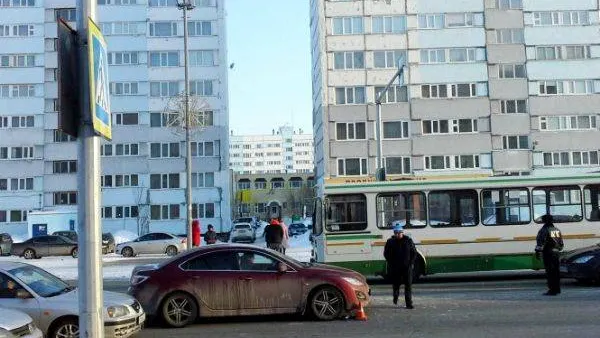 В Новом Уренгое автомобилистка сбила ребенка на «зебре»