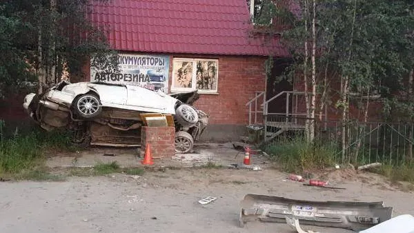 В Новом Уренгое иномарку занесло на крутом вираже