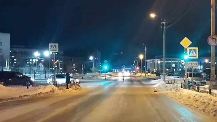 В Ноябрьске на пешеходном переходе сбили школьницу