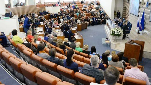   КРАСНЫЙ СЕВЕР