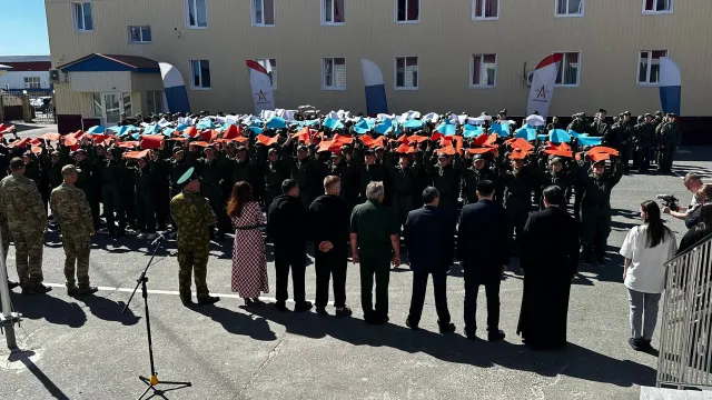 За лето патриотическими сборами планируется охватить 600 подростков Ямала. Фото предоставлено Региональным центром патриотического воспитания «Авангард»