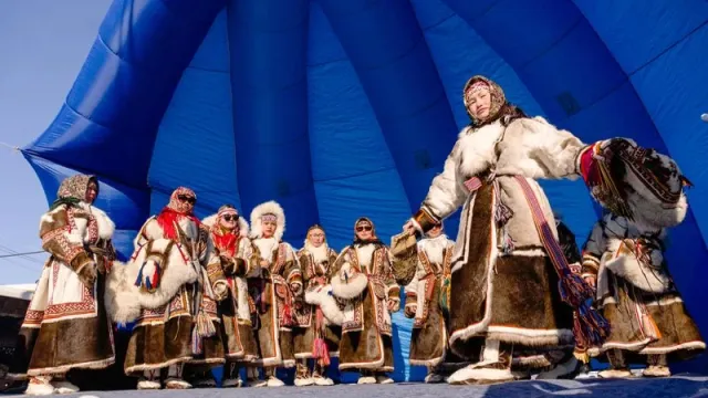 Конкурсы на самый красивый национальный костюм проходят в Дни оленевода во всех муниципалитетах ЯНАО. Фото: Юлия Чудинова / «Ямал-Медиа»