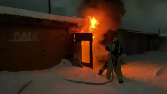 Причину возгорания и размер ущерба установят. Кадр из видео: t.me/gumchsyanao89