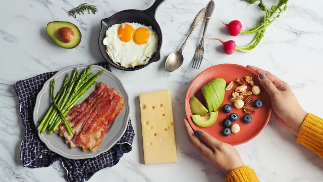 Холестериновый завтрак: гепатолог назвал продукты, которые не следует есть утром