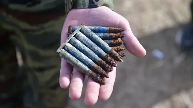 На местах ожесточенных боев до сих пор находят боеприпасы. Фото: Андрей Ткачёв / «Ямал-Медиа»