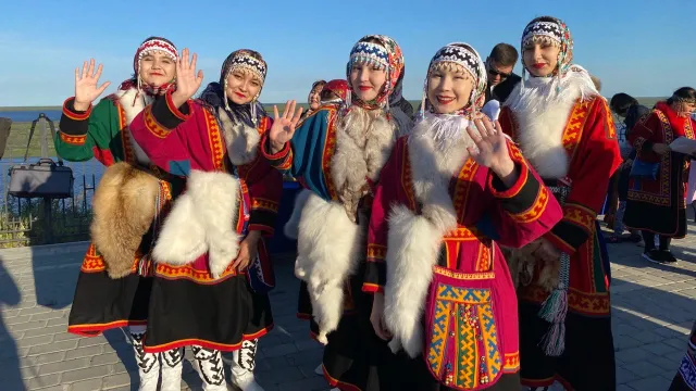 Праздник прошел на площади у реки Таз. Фото: Анастасия Ульянова / "Ямал-Медиа"