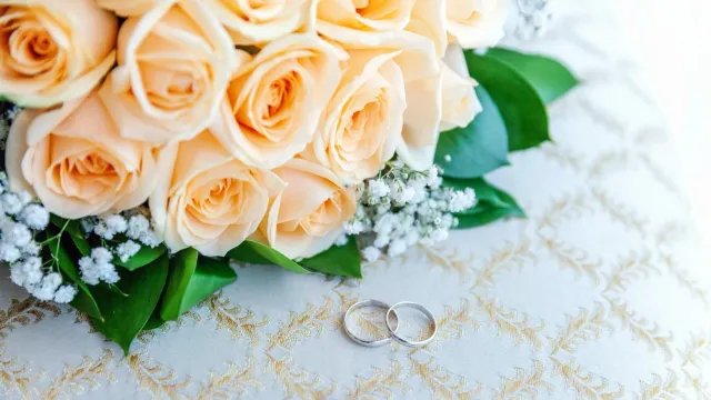 Сотрудники загса зарегистрировали брак в короткие сроки. Фото: Julia Zavalishina / shutterstock.com / Fotodom
