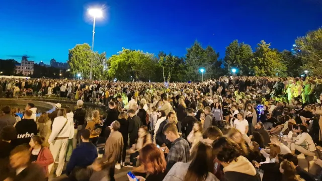 Ночь музыки в Екатеринбурге собирает на бесплатные концерты тысячи счастливых полуночников. Фото: Светлана Кошкарова / «Ямал-Медиа»