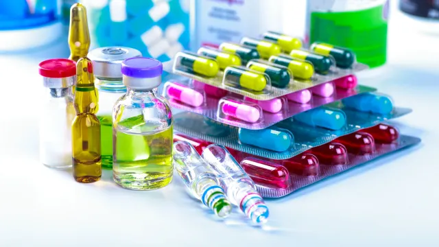 ВИЧ-инфицированные на Ямале и в УРФО обеспечены препаратами. Фото: Bukhta Yurii / Shutterstock / Fotodom