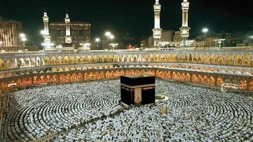 Каждый мусульманин должен раз в жизни побывать в Мекке. Фото: Mohamed Reedi / Shutterstock / Fotodom