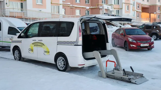 Спрос на социальное такси на Ямале растет. Фото: Андрей Ткачёв / «Ямал-Медиа»
