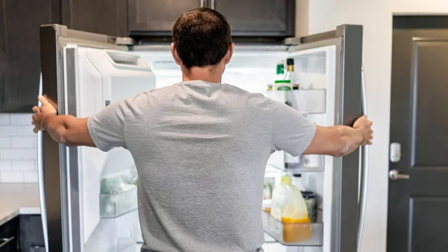 Некоторые продукты необходимо убрать из холодильника. Фото: Kristi Blokhin / Shutterstock / Fotodom