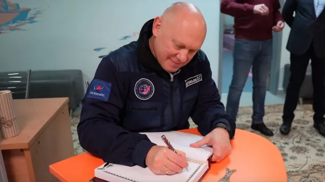 Знаменитый космонавт записал пожелания приуральцам. Кадр из видео: vk.com/ivansakal