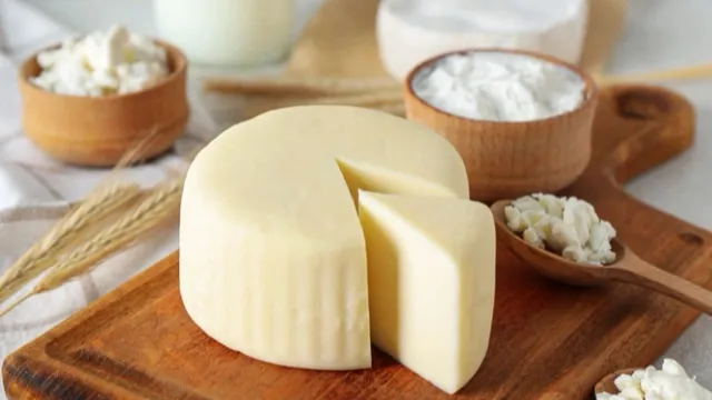 Красноселькупские сыровары начнут с трех популярных видов сыра. Фото: AtlasStudio / shutterstock.com / Fotodom